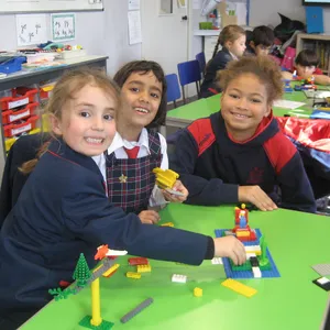 🧱 A group of Year 5 children took the Year 2 class on an exciting Lego Survival Adventure!🏝️ They built an amazing Lego island, and when disaster struck, the children had to come up with creative solutions to ensure the island’s survival.👏 Everyone had a great time, and the Year 5 children showcased their excellent leadership skills!#LegoAdventure #Leadership #Creativity #RedHouseSchool #AnEducationEnjoyed #IndependentSchool #IndependentSchoolNorthEast #Norton