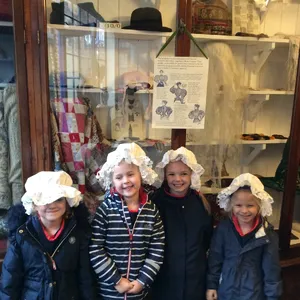 🚌 Mrs Waldock's Year 1 class had a wonderful visit to @pparkmuseum.🧸 They had a great time exploring the museum and the Victorian street, as well as participating in the 'old toys' workshop.👒 It was fantastic to see the children engaging with history in such a hands-on way.#RedHouseSchool #JuniorSchoolTrip #Prestonpark #Yarm #AnEducationEnjoyed #IndependentSchoolNorthEast #NortonVillage